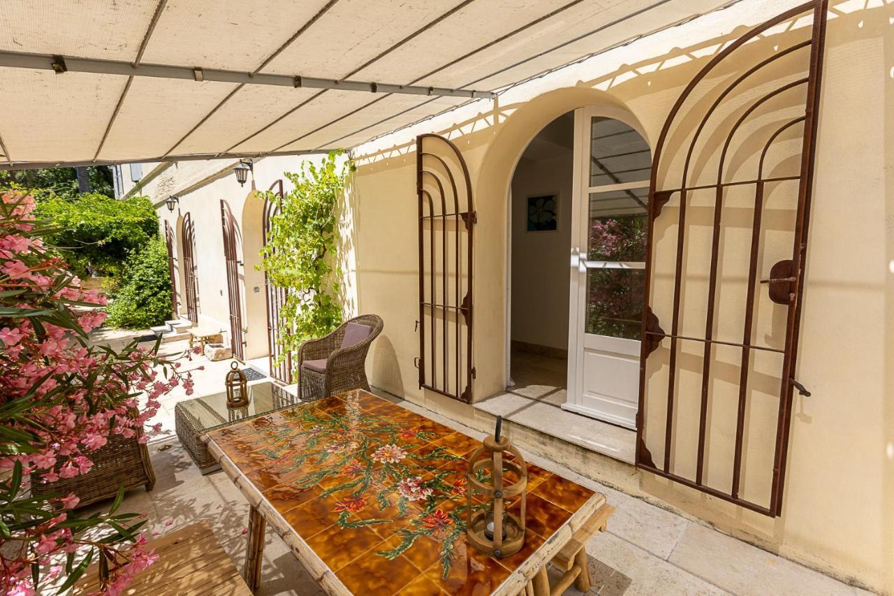 Mas De Capelou Bed & Breakfast อาวีญง ภายนอก รูปภาพ