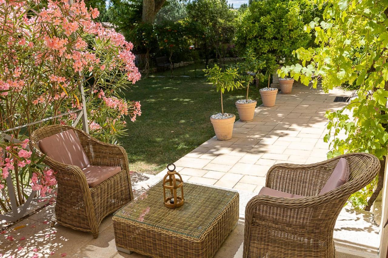 Mas De Capelou Bed & Breakfast อาวีญง ภายนอก รูปภาพ