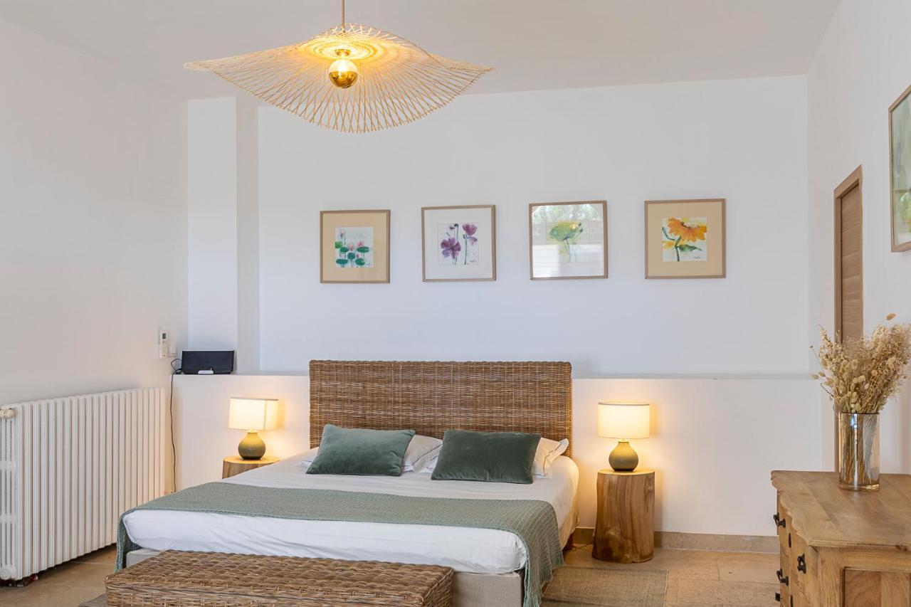 Mas De Capelou Bed & Breakfast อาวีญง ภายนอก รูปภาพ