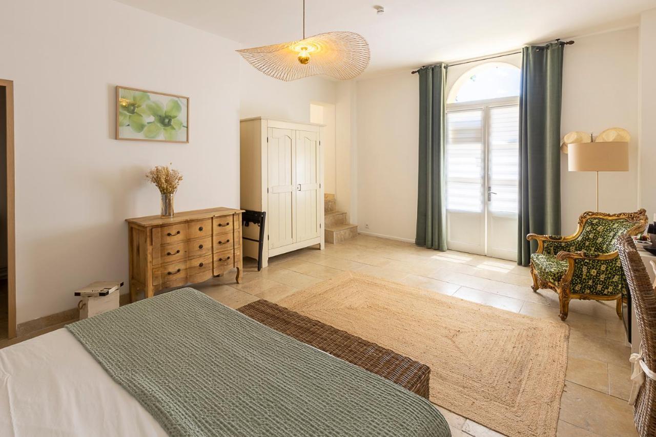 Mas De Capelou Bed & Breakfast อาวีญง ภายนอก รูปภาพ