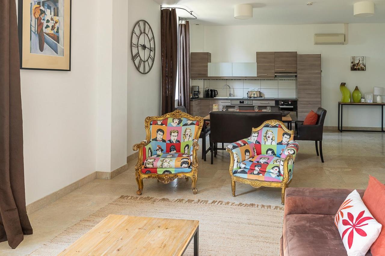 Mas De Capelou Bed & Breakfast อาวีญง ภายนอก รูปภาพ