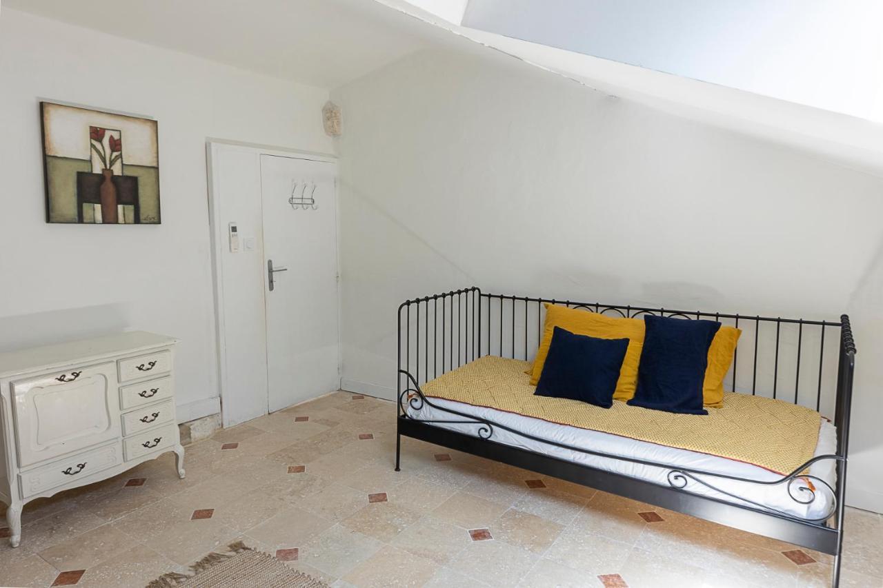 Mas De Capelou Bed & Breakfast อาวีญง ภายนอก รูปภาพ