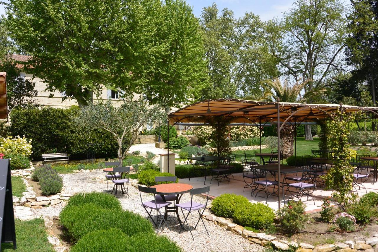 Mas De Capelou Bed & Breakfast อาวีญง ภายนอก รูปภาพ